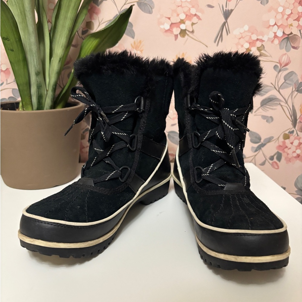 Sorel Black Winter Boots with Fur Trim